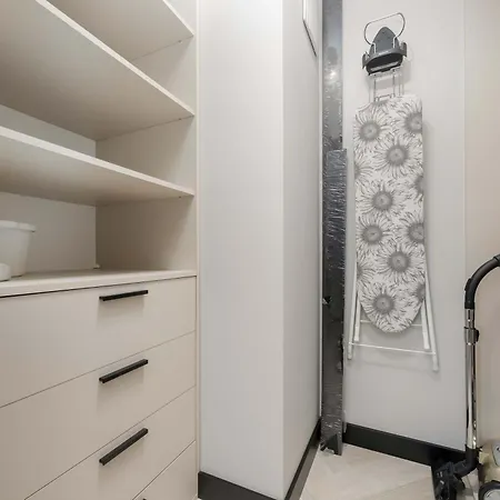 Bright Bukowinska With Parking Near Metro Wilanowska By Renters Prestige
