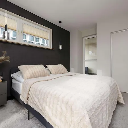 Bright Bukowinska With Parking Near Metro Wilanowska By Renters Prestige Warsaw