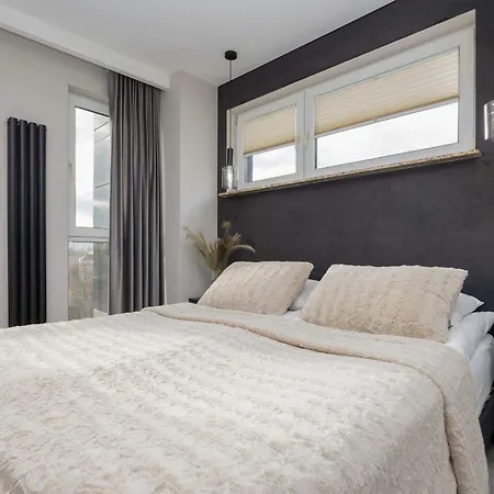 Bright Bukowinska With Parking Near Metro Wilanowska By Renters Prestige